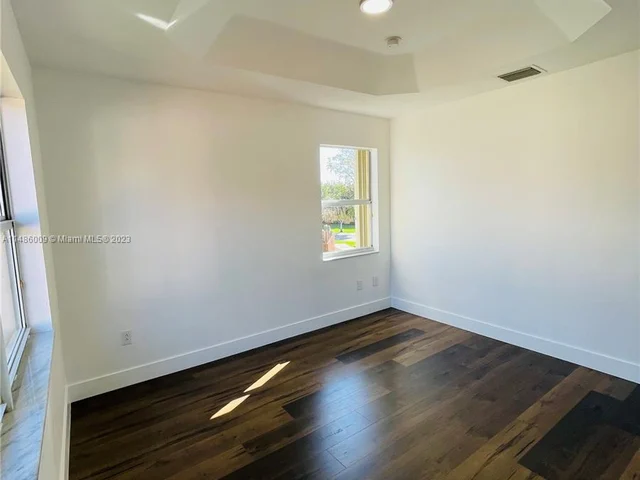 1570 NE 33rd Rd # 11, Homestead FL 33033