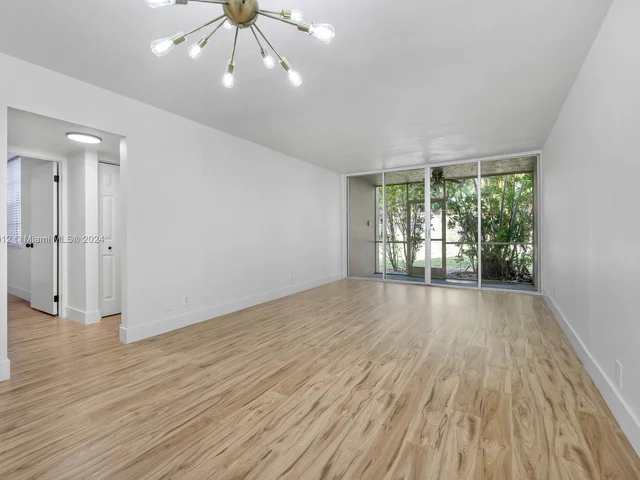 9410 Live Oak Pl # 105, Davie FL 33324