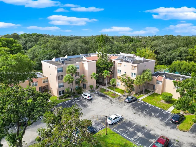 9410 Live Oak Pl # 105, Davie FL 33324