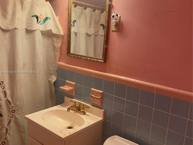 2330 NW 179th Ter, Miami Gardens FL 33056