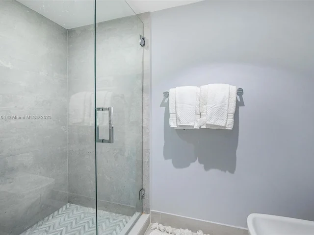 1717 N Bayshore Dr # 2637, Miami FL 33132