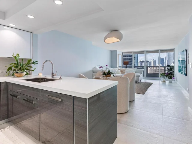 1717 N Bayshore Dr # 2637, Miami FL 33132