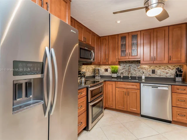 4751 NW 21st St # 400, Lauderhill FL 33313