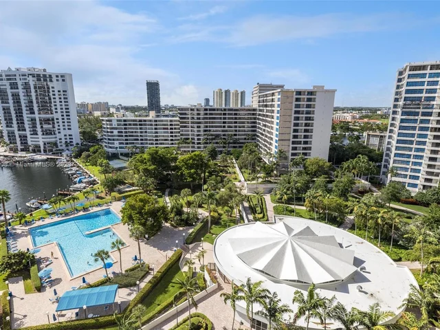 2500 Parkview Dr # 1520, Hallandale Beach FL 33009