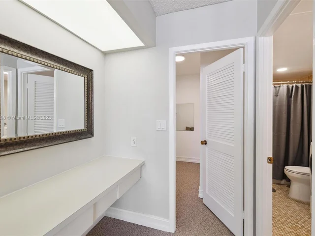 2500 Parkview Dr # 1520, Hallandale Beach FL 33009