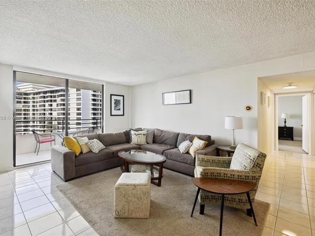 2500 Parkview Dr # 1520, Hallandale Beach FL 33009