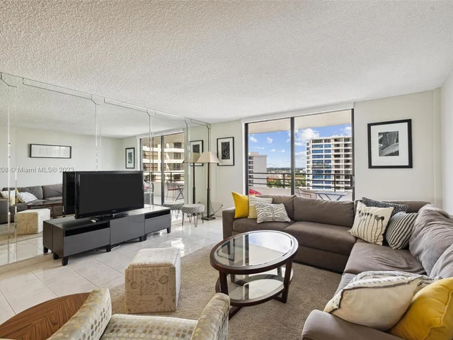 2500 Parkview Dr # 1520, Hallandale Beach FL 33009