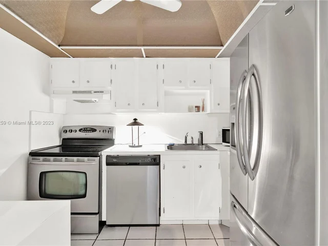 3625 N Country Club Dr # 2310, Aventura FL 33180