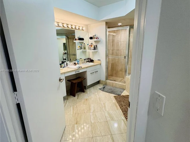 21205 Yacht Club Dr # 2703, Aventura FL 33180