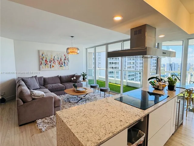 21205 Yacht Club Dr # 2703, Aventura FL 33180