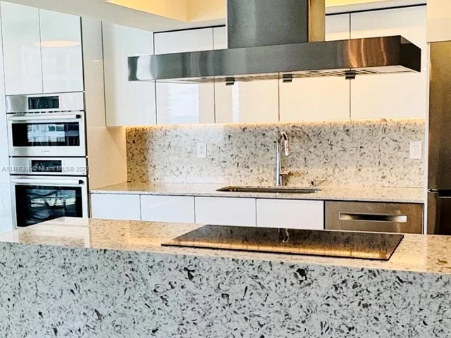 21205 Yacht Club Dr # 2703, Aventura FL 33180