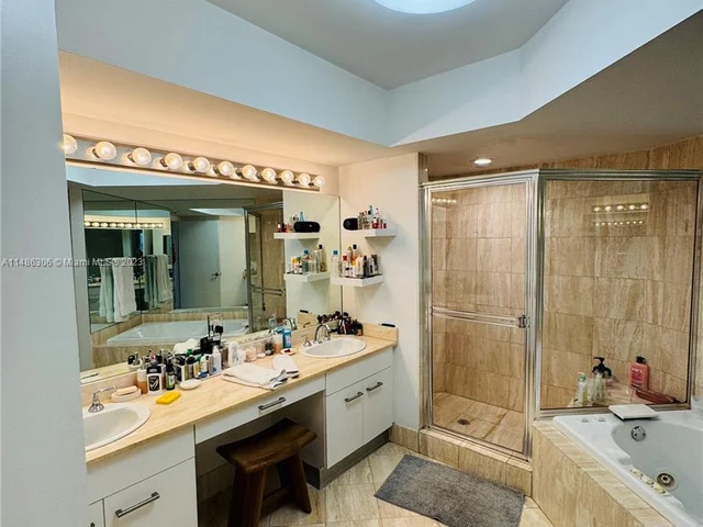 21205 Yacht Club Dr # 2703, Aventura FL 33180