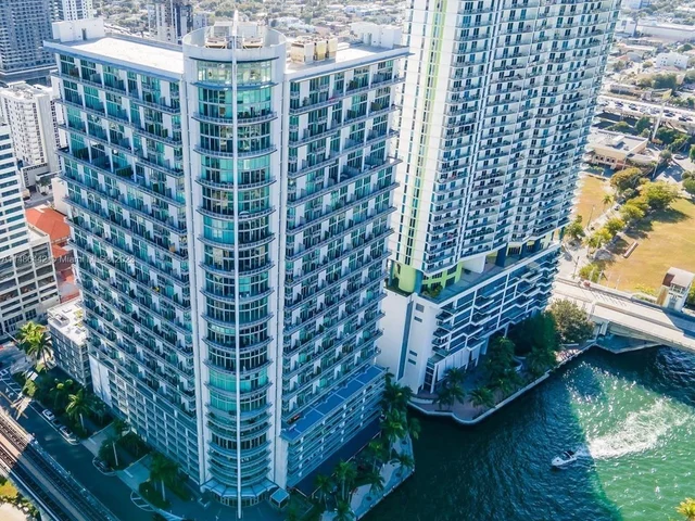 690 SW 1st Ct, Miami FL 33130