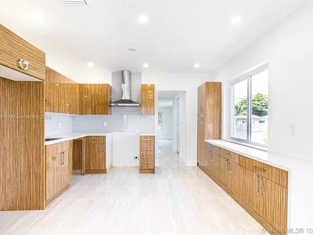 818 S 28 Ave, Hollywood FL 33020