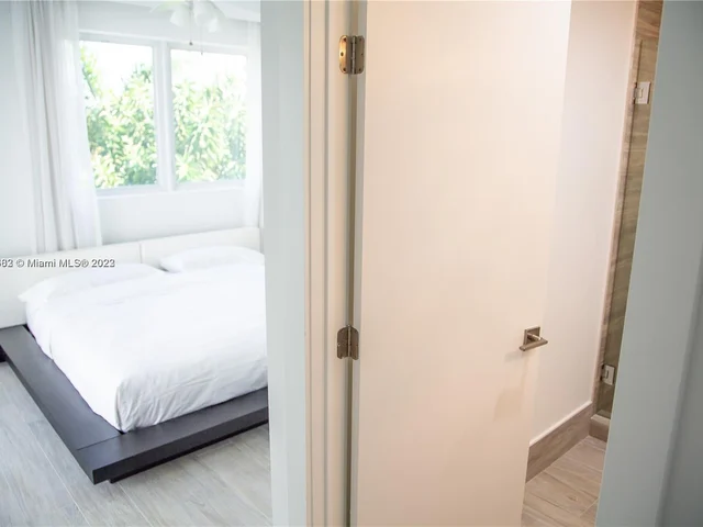 18975 Atlantic Blvd, Sunny Isles Beach FL 33160