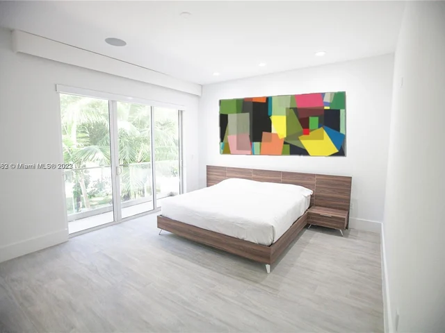 18975 Atlantic Blvd, Sunny Isles Beach FL 33160