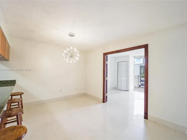 1200 Brickell Bay Dr # 2422, Miami FL 33131