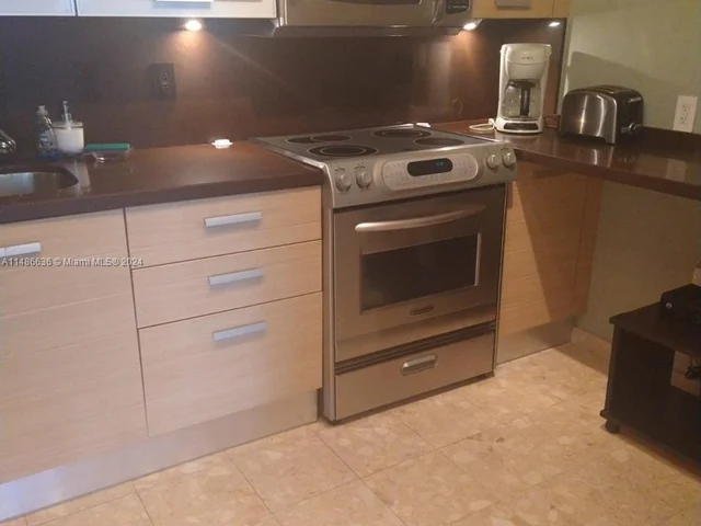 9341 Collins Ave # 904, Surfside FL 33154