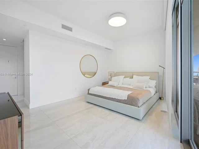 18975 Collins Ave # 605, Sunny Isles Beach FL 33160