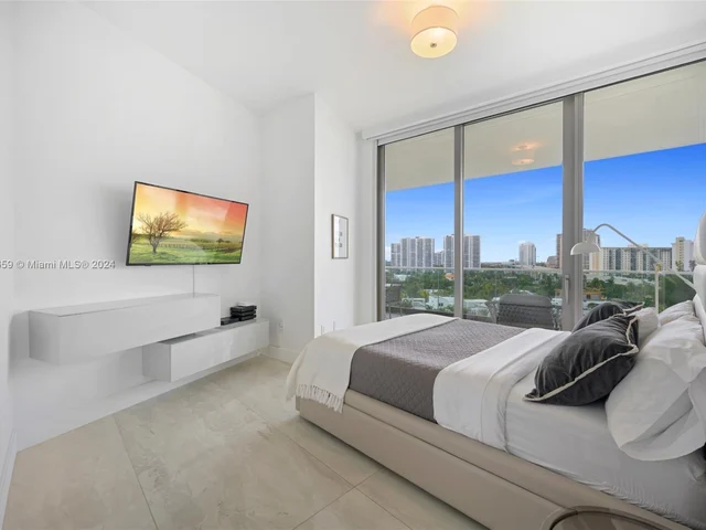 18975 Collins Ave # 605, Sunny Isles Beach FL 33160