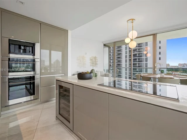 18975 Collins Ave # 605, Sunny Isles Beach FL 33160