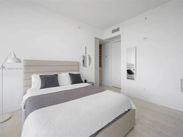 18975 Collins Ave # 605, Sunny Isles Beach FL 33160