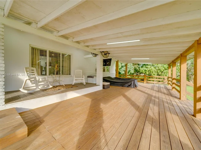 9810 SW 55th Ct, Cooper City FL 33328