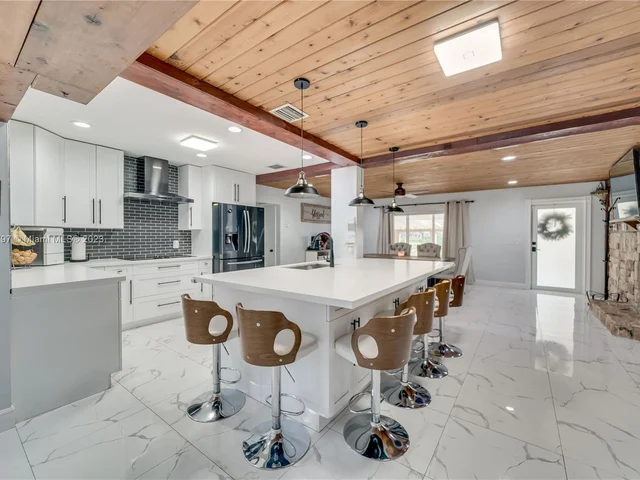 9810 SW 55th Ct, Cooper City FL 33328