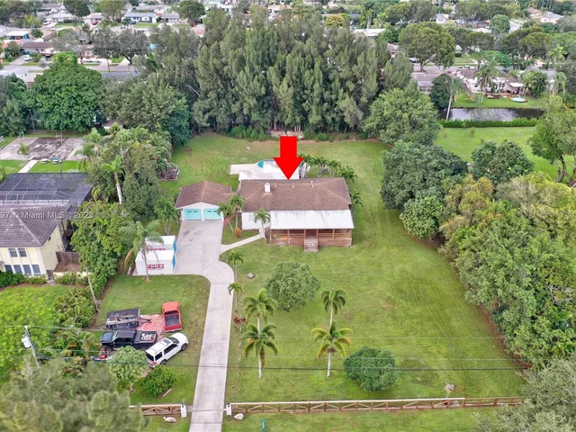 9810 SW 55th Ct, Cooper City FL 33328