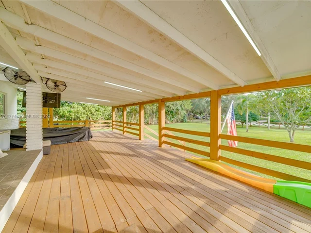 9810 SW 55th Ct, Cooper City FL 33328