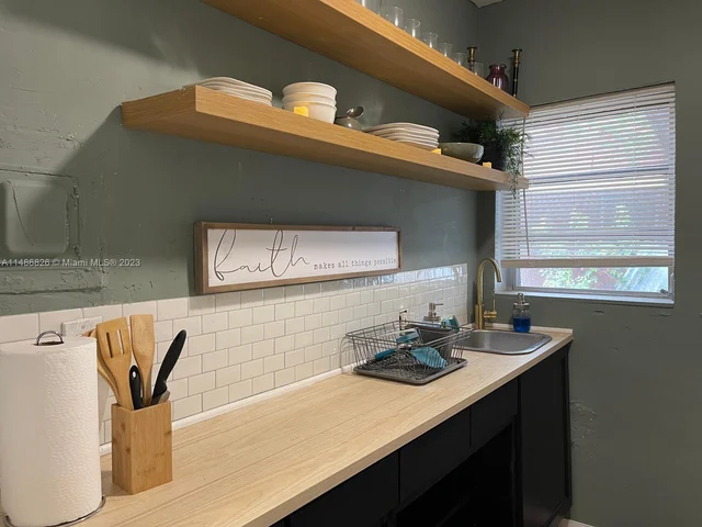 57 NW 69th St # 57, Miami FL 33150