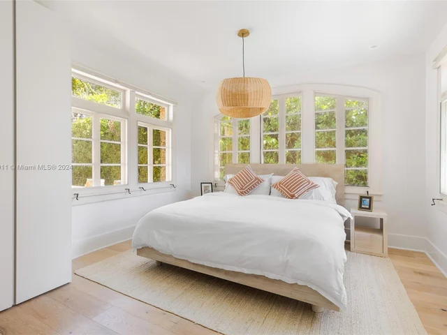 3903 Granada Blvd, Coral Gables FL 33134