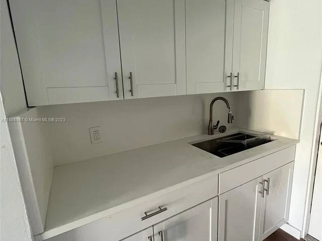 926 79th Ter # 2, Miami Beach FL 33141