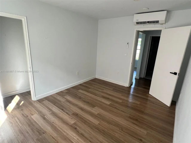 926 79th Ter # 2, Miami Beach FL 33141