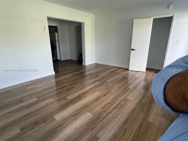 926 79th Ter # 2, Miami Beach FL 33141