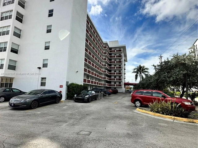 3660 NE 166th St # 603, North Miami Beach FL 33160