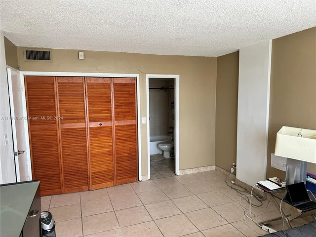 3660 NE 166th St # 603, North Miami Beach FL 33160