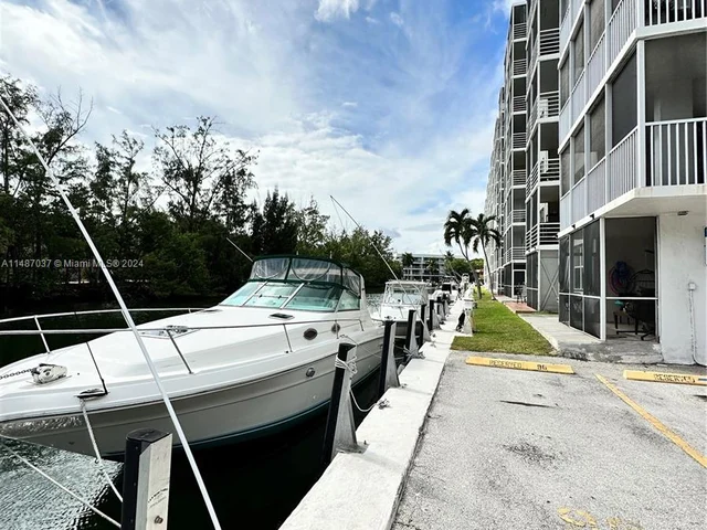 3660 NE 166th St # 603, North Miami Beach FL 33160