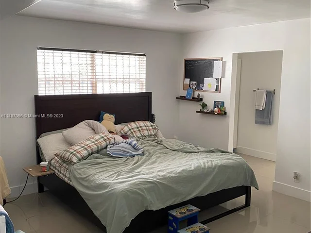 30 SE 4th Ave # 105, Hallandale Beach FL 33009