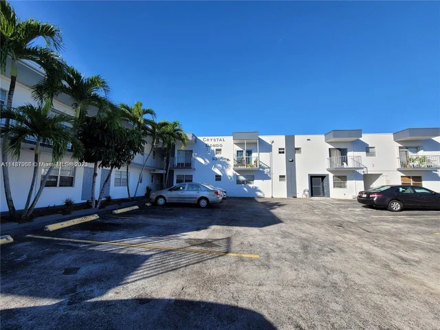 30 SE 4th Ave # 105, Hallandale Beach FL 33009