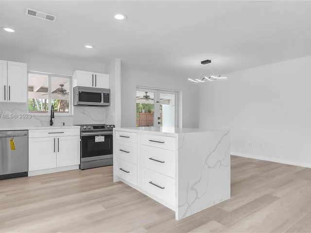 15930 SW 90th Ave, Palmetto Bay FL 33157