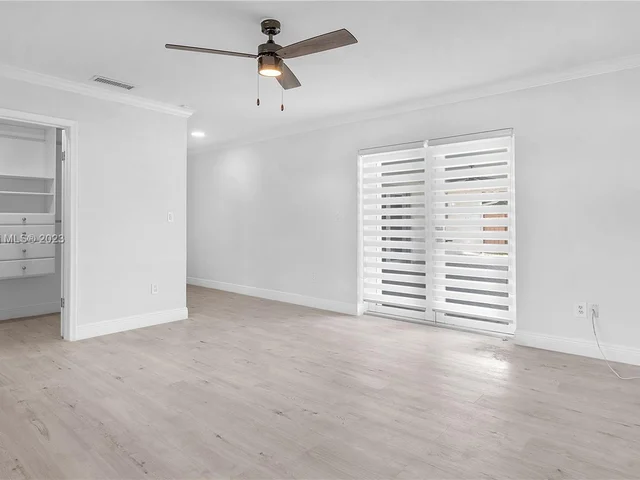 15930 SW 90th Ave, Palmetto Bay FL 33157