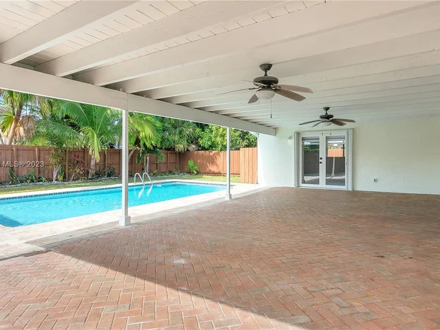 15930 SW 90th Ave, Palmetto Bay FL 33157