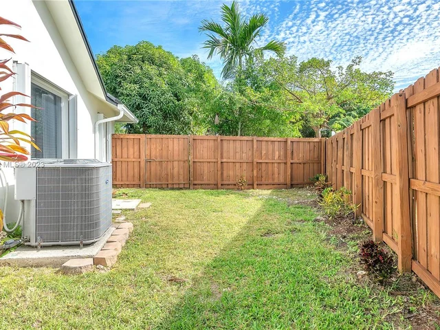 15930 SW 90th Ave, Palmetto Bay FL 33157