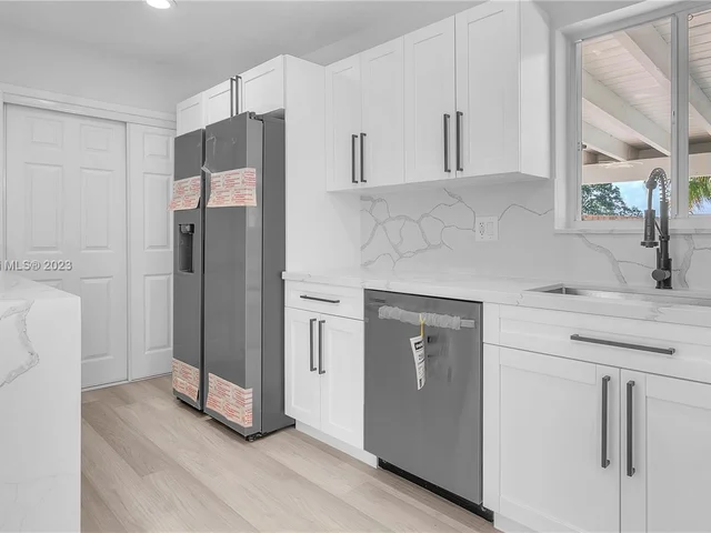 15930 SW 90th Ave, Palmetto Bay FL 33157