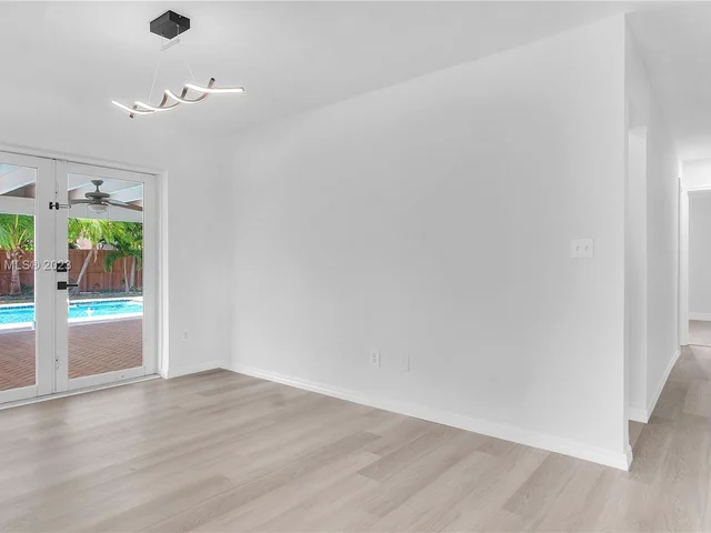 15930 SW 90th Ave, Palmetto Bay FL 33157