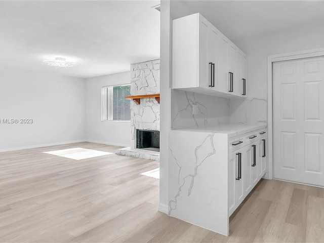 15930 SW 90th Ave, Palmetto Bay FL 33157