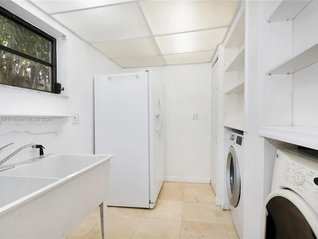 3058 Shipping Ave # 3, Miami FL 33133