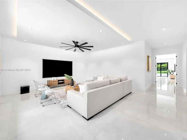 7501 SW 80th St, Miami FL 33143