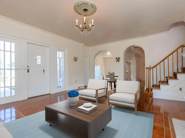 92 NW 20th St, Homestead FL 33030